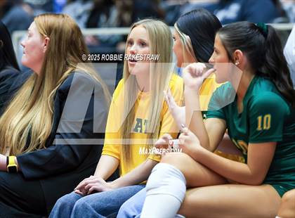 Thumbnail 2 in Clifton vs. Boyd (UIL 3A D2 Volleyball Final) photogallery.