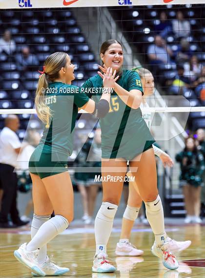 Thumbnail 3 in Clifton vs. Boyd (UIL 3A D2 Volleyball Final) photogallery.