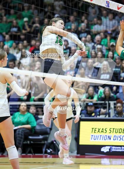 Thumbnail 3 in Clifton vs. Boyd (UIL 3A D2 Volleyball Final) photogallery.