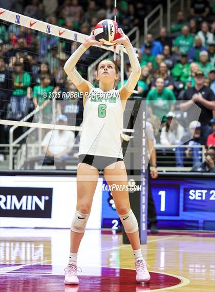Thumbnail 2 in Clifton vs. Boyd (UIL 3A D2 Volleyball Final) photogallery.
