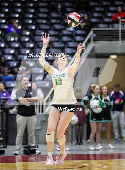 Thumbnail 3 in Clifton vs. Boyd (UIL 3A D2 Volleyball Final) photogallery.
