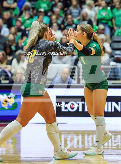 Thumbnail 2 in Clifton vs. Boyd (UIL 3A D2 Volleyball Final) photogallery.
