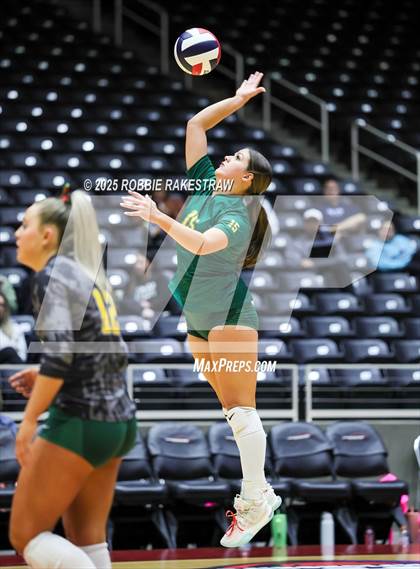 Thumbnail 1 in Clifton vs. Boyd (UIL 3A D2 Volleyball Final) photogallery.