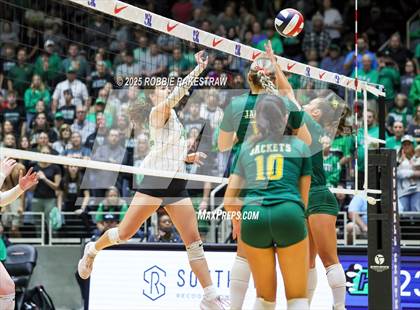 Thumbnail 3 in Clifton vs. Boyd (UIL 3A D2 Volleyball Final) photogallery.