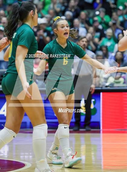 Thumbnail 1 in Clifton vs. Boyd (UIL 3A D2 Volleyball Final) photogallery.