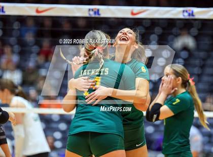 Thumbnail 3 in Clifton vs. Boyd (UIL 3A D2 Volleyball Final) photogallery.