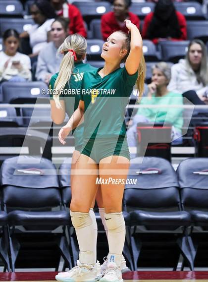 Thumbnail 2 in Clifton vs. Boyd (UIL 3A D2 Volleyball Final) photogallery.