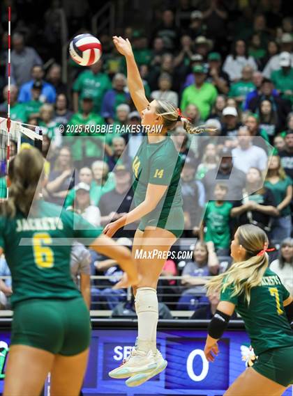Thumbnail 3 in Clifton vs. Boyd (UIL 3A D2 Volleyball Final) photogallery.
