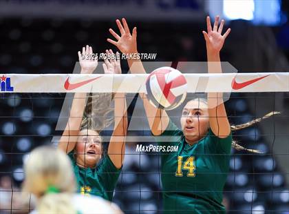 Thumbnail 3 in Clifton vs. Boyd (UIL 3A D2 Volleyball Final) photogallery.