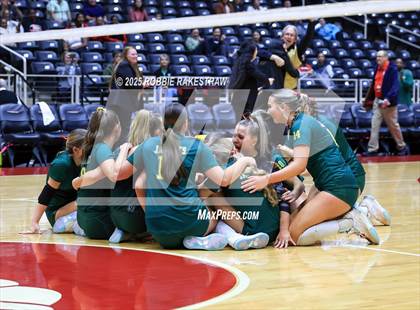 Thumbnail 1 in Clifton vs. Boyd (UIL 3A D2 Volleyball Final) photogallery.