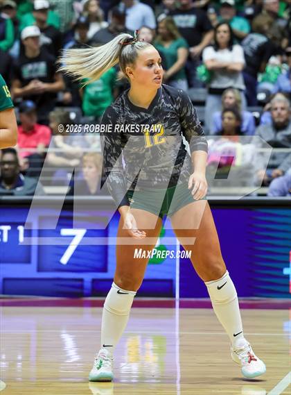 Thumbnail 3 in Clifton vs. Boyd (UIL 3A D2 Volleyball Final) photogallery.