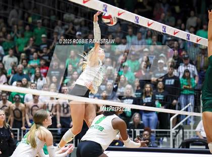 Thumbnail 3 in Clifton vs. Boyd (UIL 3A D2 Volleyball Final) photogallery.
