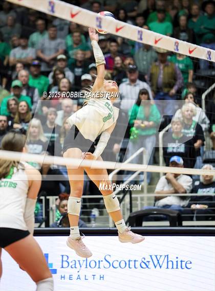 Thumbnail 2 in Clifton vs. Boyd (UIL 3A D2 Volleyball Final) photogallery.