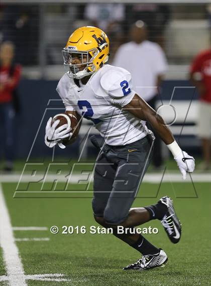 Thumbnail 2 in La Mirada vs Orange Lutheran photogallery.