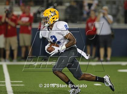 Thumbnail 1 in La Mirada vs Orange Lutheran photogallery.