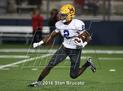 Thumbnail 2 in La Mirada vs Orange Lutheran photogallery.