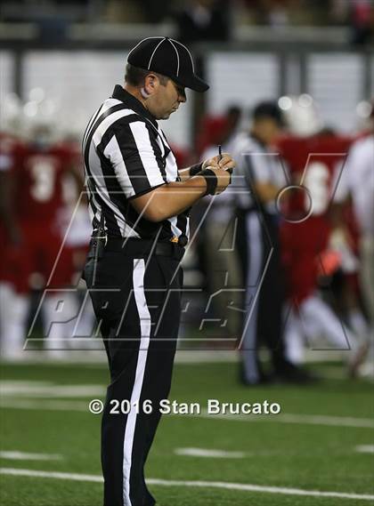 Thumbnail 2 in La Mirada vs Orange Lutheran photogallery.