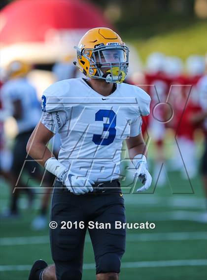 Thumbnail 2 in La Mirada vs Orange Lutheran photogallery.
