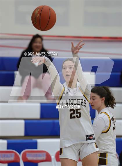 Thumbnail 3 in Hillsdale vs. Saint Francis (CIF CCS Div 2 Semifinal) photogallery.