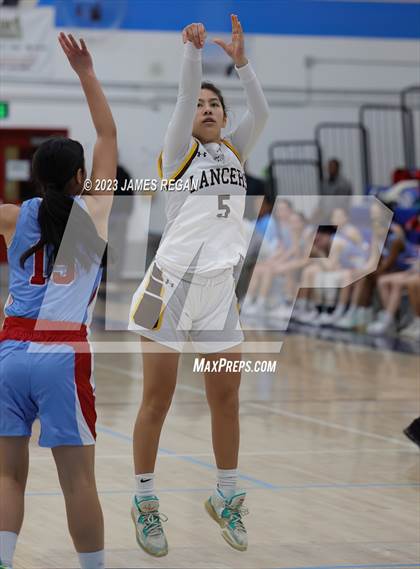 Thumbnail 2 in Hillsdale vs. Saint Francis (CIF CCS Div 2 Semifinal) photogallery.