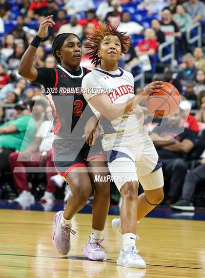 Thumbnail 2 in Wagner vs. Ryan (UIL 5A Basketball Division I Final) photogallery.