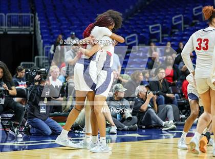 Thumbnail 2 in Wagner vs. Ryan (UIL 5A Basketball Division I Final) photogallery.