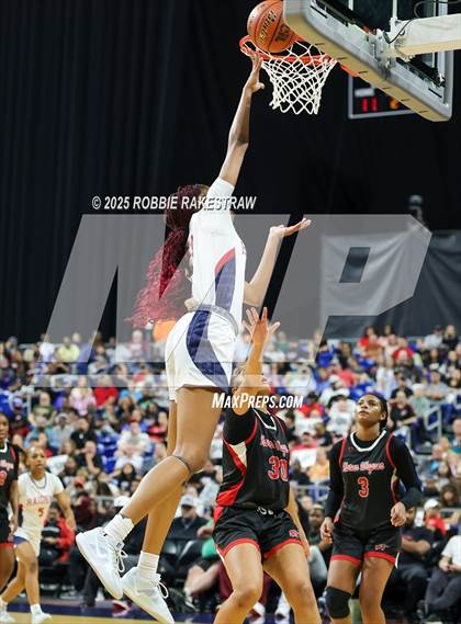 Thumbnail 2 in Wagner vs. Ryan (UIL 5A Basketball Division I Final) photogallery.