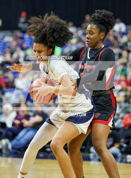 Thumbnail 2 in Wagner vs. Ryan (UIL 5A Basketball Division I Final) photogallery.
