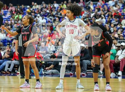 Thumbnail 2 in Wagner vs. Ryan (UIL 5A Basketball Division I Final) photogallery.