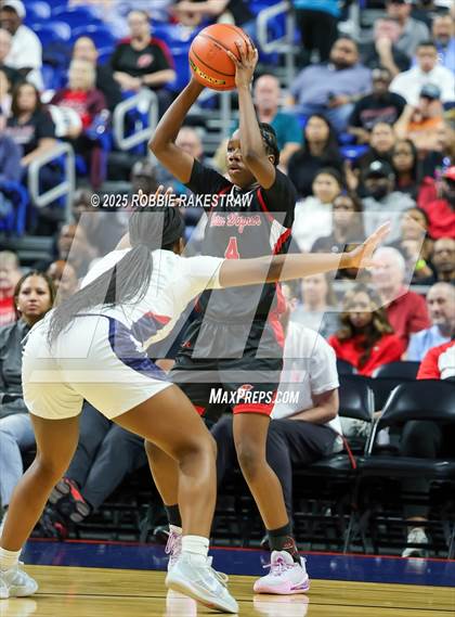 Thumbnail 3 in Wagner vs. Ryan (UIL 5A Basketball Division I Final) photogallery.