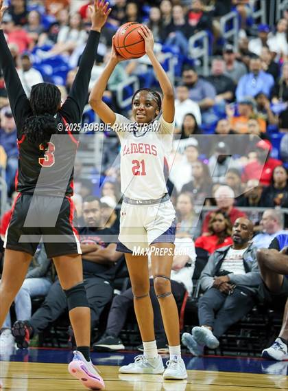 Thumbnail 3 in Wagner vs. Ryan (UIL 5A Basketball Division I Final) photogallery.