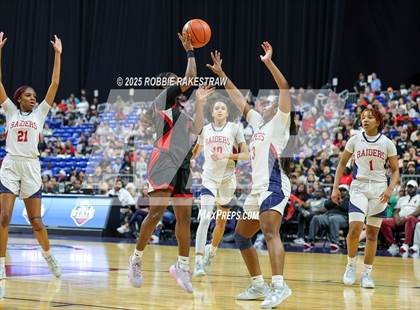 Thumbnail 2 in Wagner vs. Ryan (UIL 5A Basketball Division I Final) photogallery.