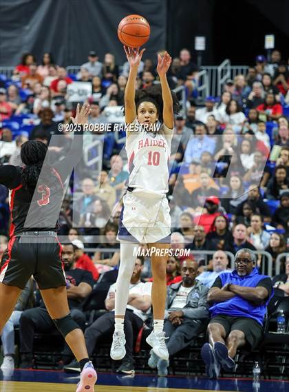 Thumbnail 3 in Wagner vs. Ryan (UIL 5A Basketball Division I Final) photogallery.