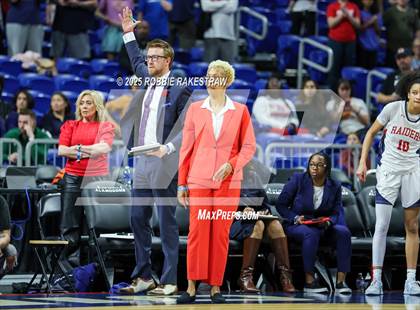 Thumbnail 2 in Wagner vs. Ryan (UIL 5A Basketball Division I Final) photogallery.