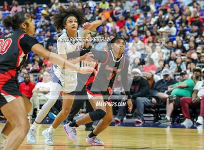 Thumbnail 3 in Wagner vs. Ryan (UIL 5A Basketball Division I Final) photogallery.