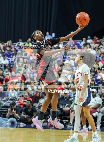 Thumbnail 1 in Wagner vs. Ryan (UIL 5A Basketball Division I Final) photogallery.