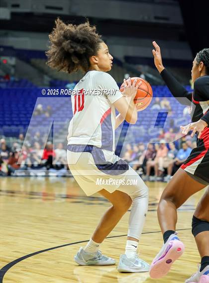 Thumbnail 2 in Wagner vs. Ryan (UIL 5A Basketball Division I Final) photogallery.