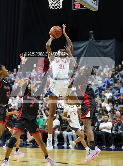 Thumbnail 2 in Wagner vs. Ryan (UIL 5A Basketball Division I Final) photogallery.