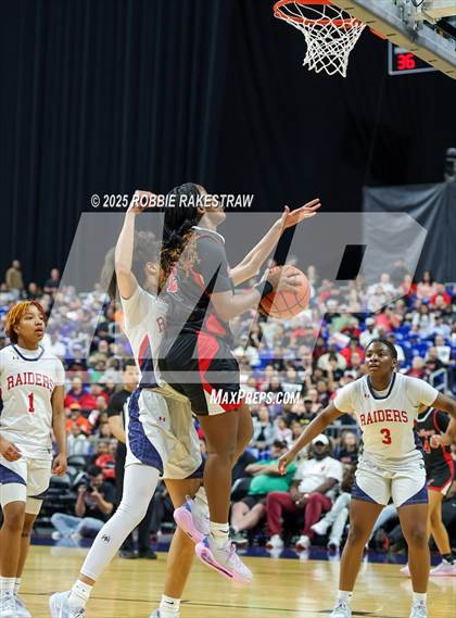 Thumbnail 3 in Wagner vs. Ryan (UIL 5A Basketball Division I Final) photogallery.