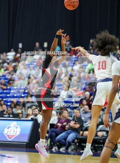 Thumbnail 2 in Wagner vs. Ryan (UIL 5A Basketball Division I Final) photogallery.