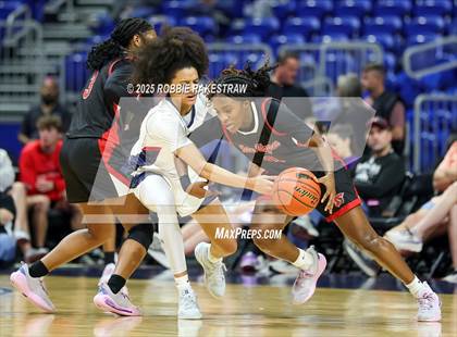 Thumbnail 2 in Wagner vs. Ryan (UIL 5A Basketball Division I Final) photogallery.