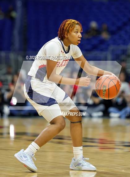 Thumbnail 1 in Wagner vs. Ryan (UIL 5A Basketball Division I Final) photogallery.