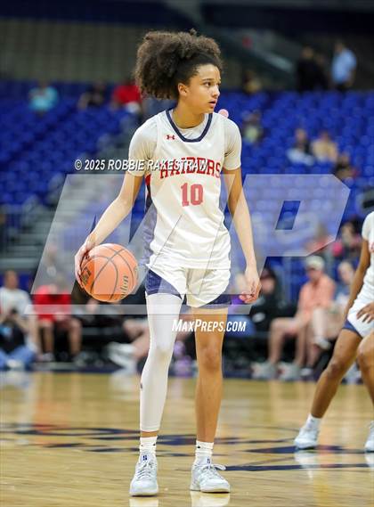 Thumbnail 2 in Wagner vs. Ryan (UIL 5A Basketball Division I Final) photogallery.