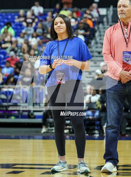 Thumbnail 1 in Wagner vs. Ryan (UIL 5A Basketball Division I Final) photogallery.