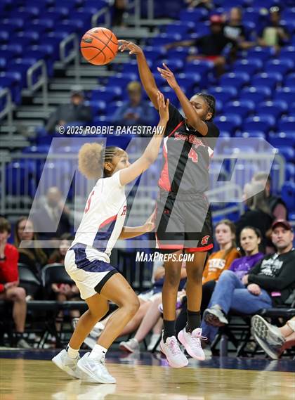 Thumbnail 1 in Wagner vs. Ryan (UIL 5A Basketball Division I Final) photogallery.