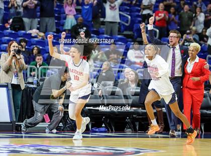 Thumbnail 1 in Wagner vs. Ryan (UIL 5A Basketball Division I Final) photogallery.