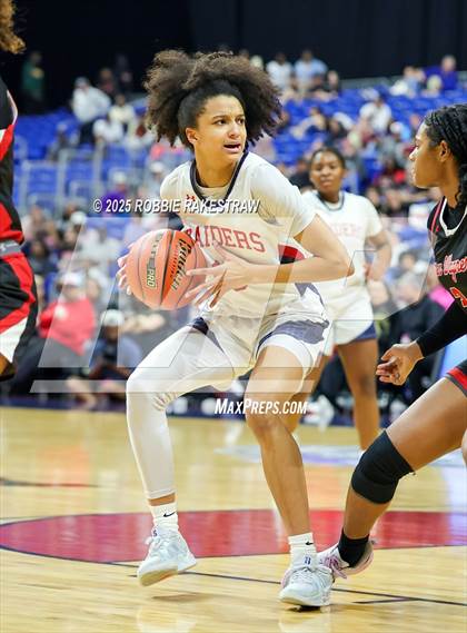 Thumbnail 2 in Wagner vs. Ryan (UIL 5A Basketball Division I Final) photogallery.