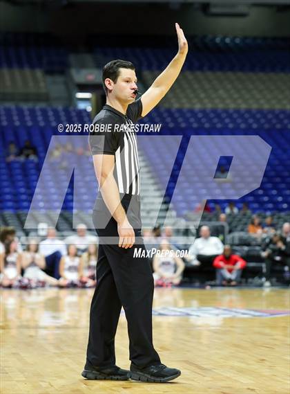 Thumbnail 2 in Wagner vs. Ryan (UIL 5A Basketball Division I Final) photogallery.