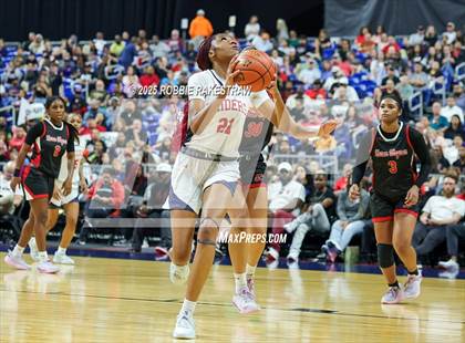 Thumbnail 1 in Wagner vs. Ryan (UIL 5A Basketball Division I Final) photogallery.