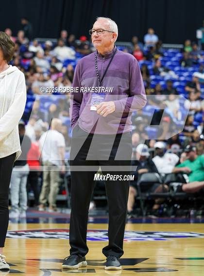 Thumbnail 2 in Wagner vs. Ryan (UIL 5A Basketball Division I Final) photogallery.